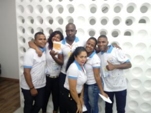 colaboradores recebem prêmio