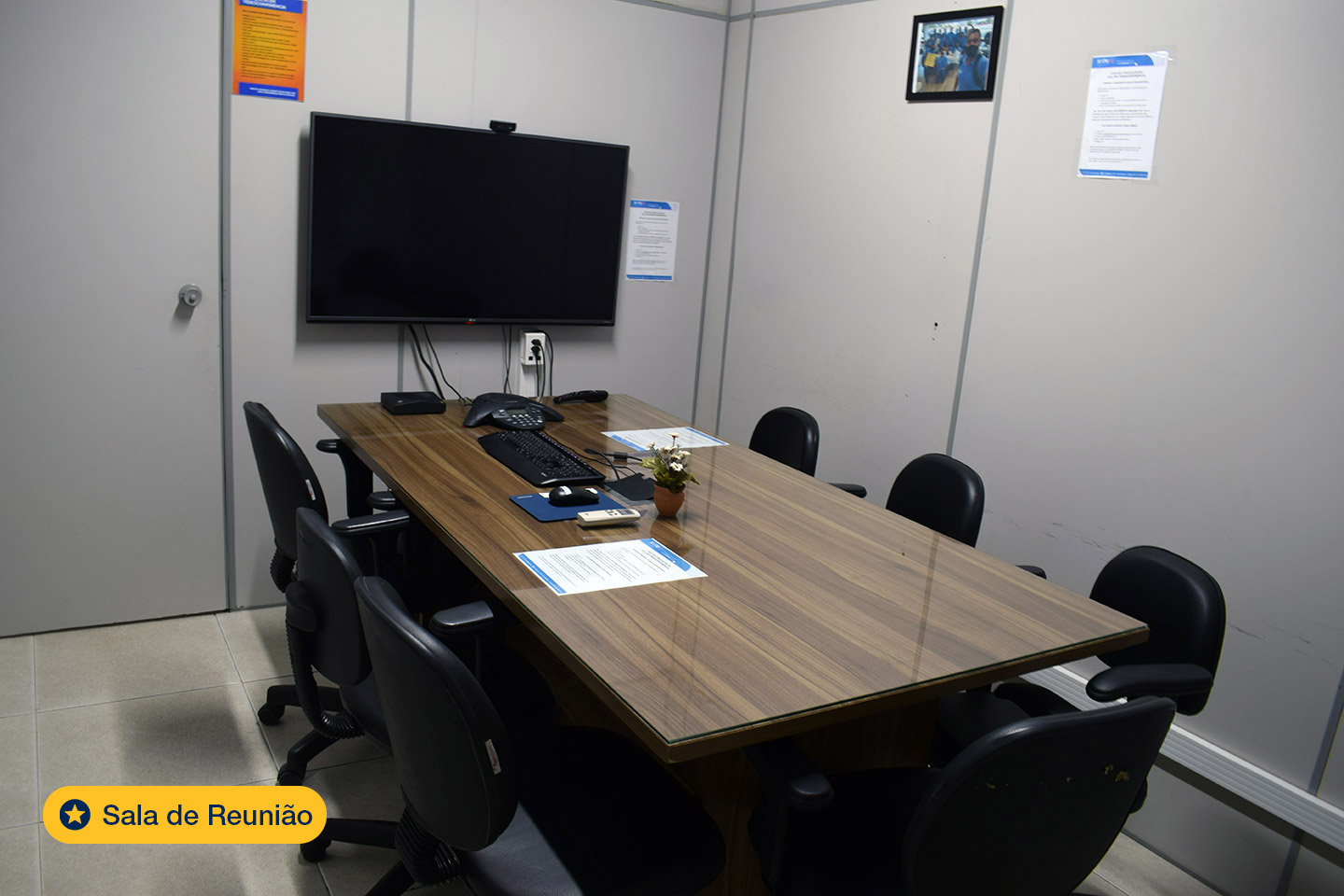 img_sala_reuniao_sede_icatubrasil